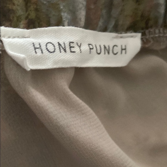 Honey Punch Women’s Brown Boho Off The Shoulder Bell Sleeves Crop Top One Size - Picture 5 of 7